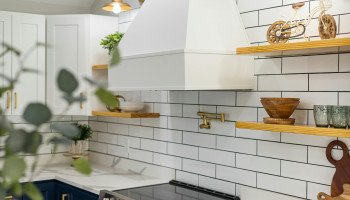 Kitchen displaying tile splashback for the best splashbacks to choose for 2024